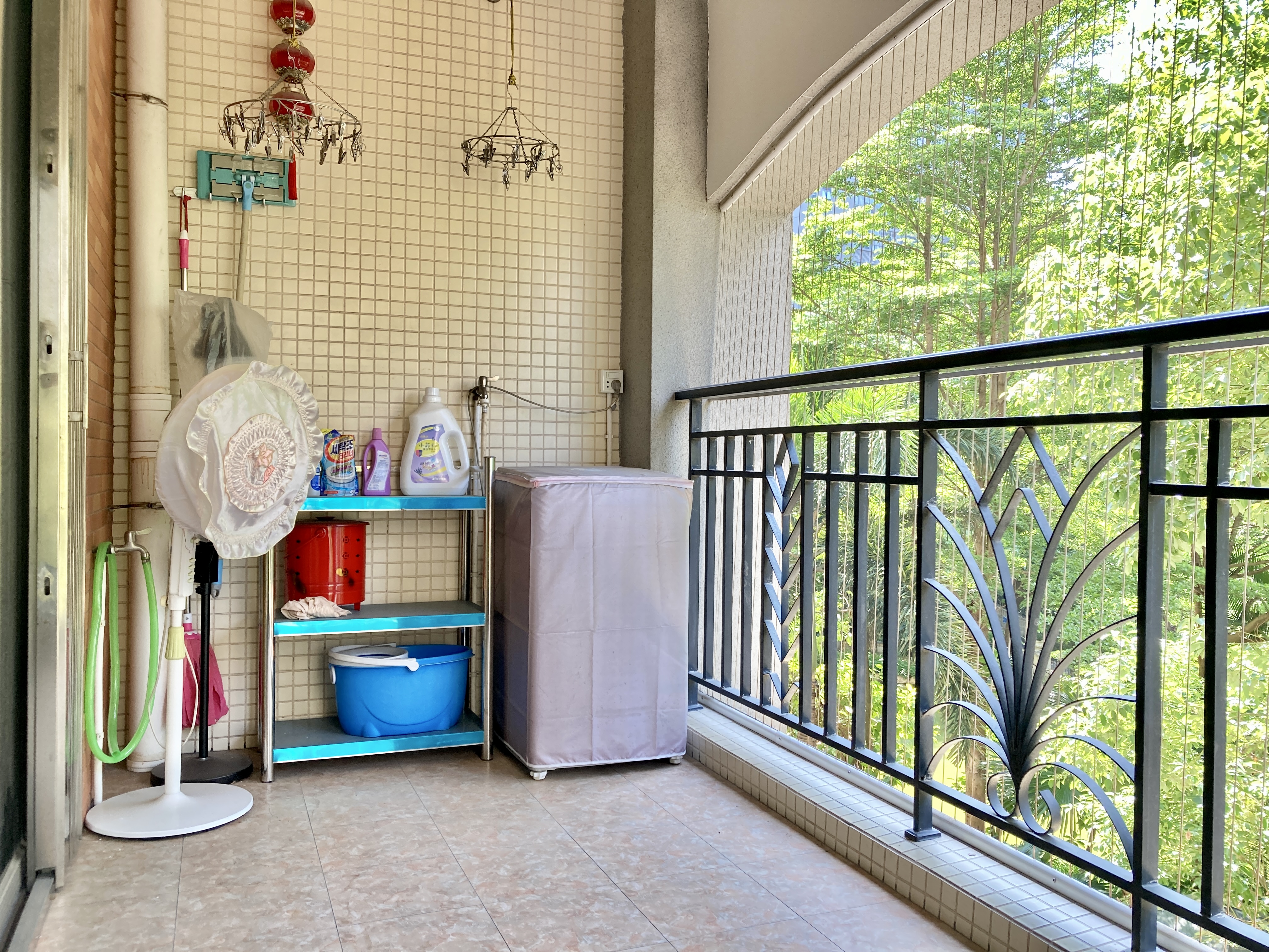 佛山市顺德区伦教街道办事处常教社区居民委员会南苑路12号尚湖湾6座